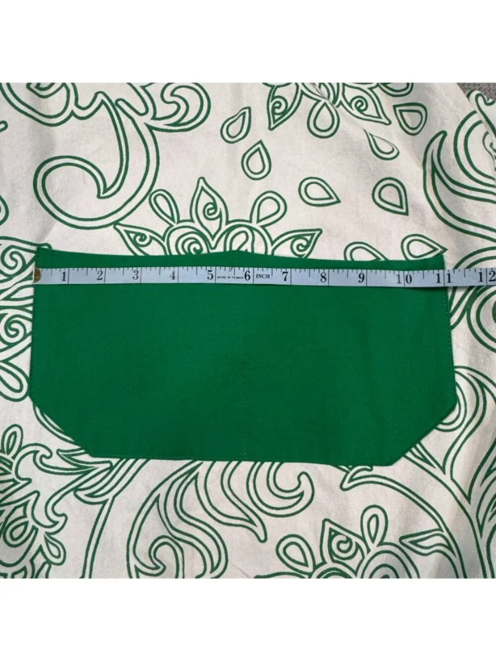Flirty Aprons apron features